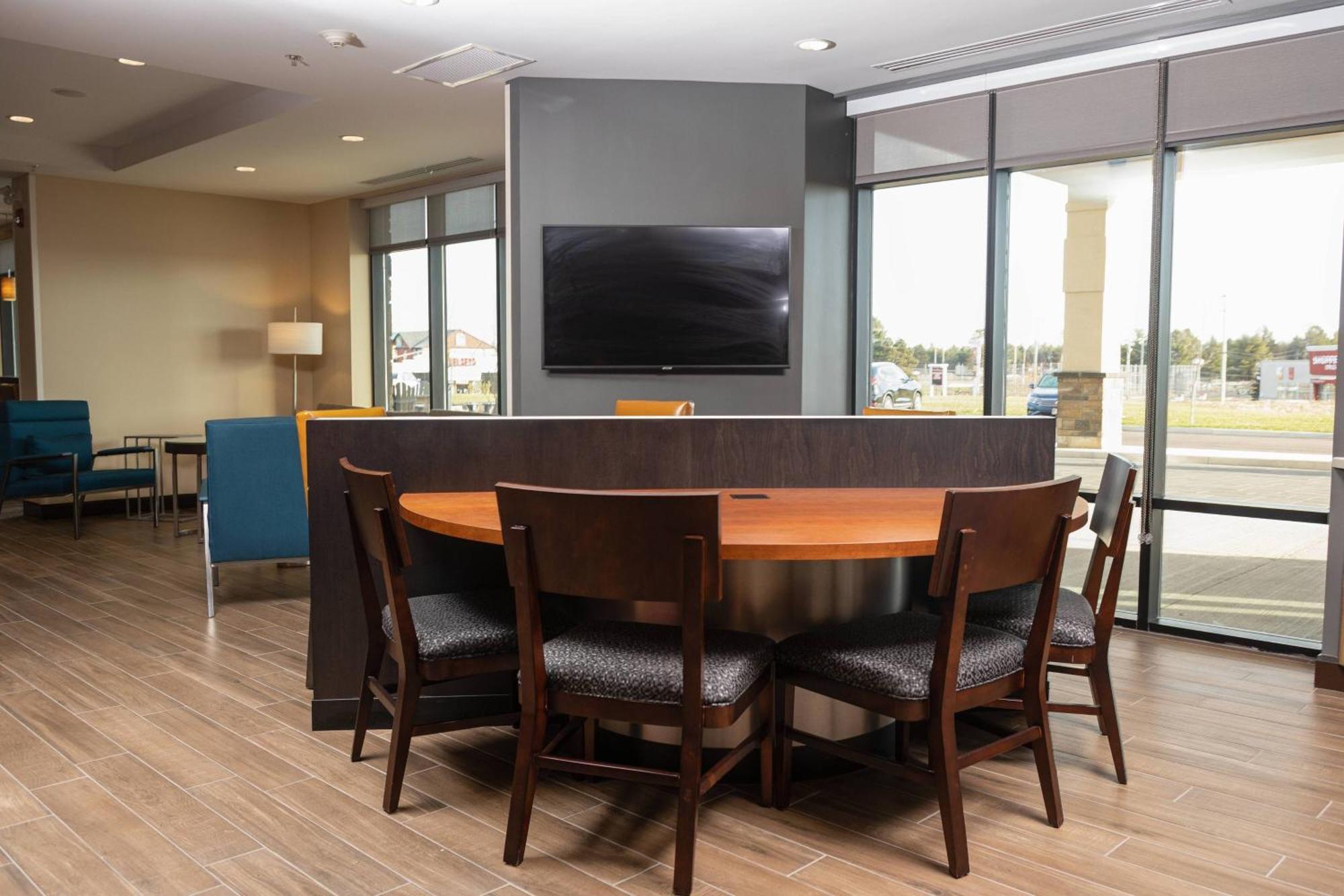 Towneplace Suites By Marriott Petawawa Kültér fotó